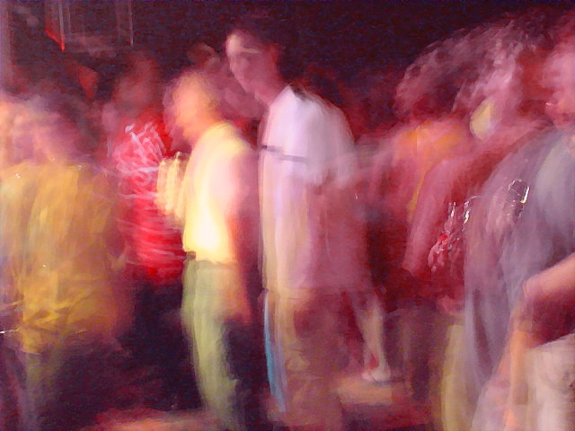 03_group_rave06.jpg