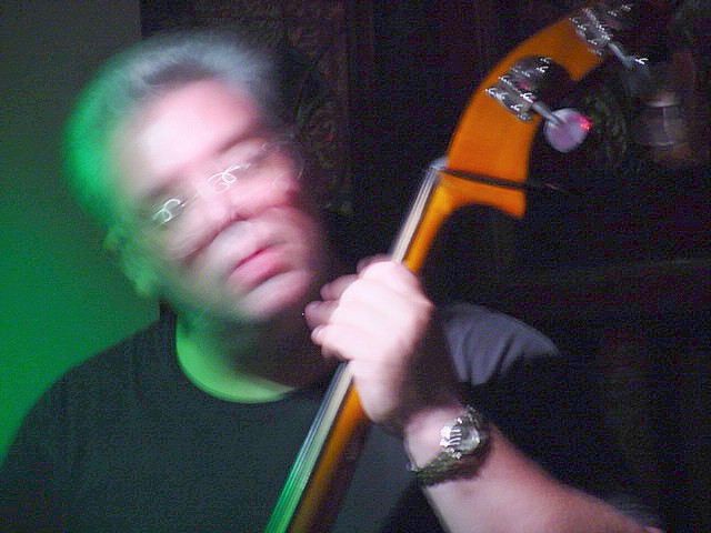 03_music_bass_3.jpg